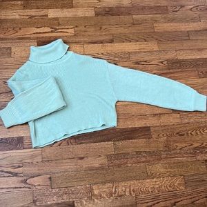H&M mint green crop turtle neck. Size S
